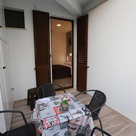 צ'יביטאנובה מארקה Orchidea Rooms & Suites מראה חיצוני תמונה