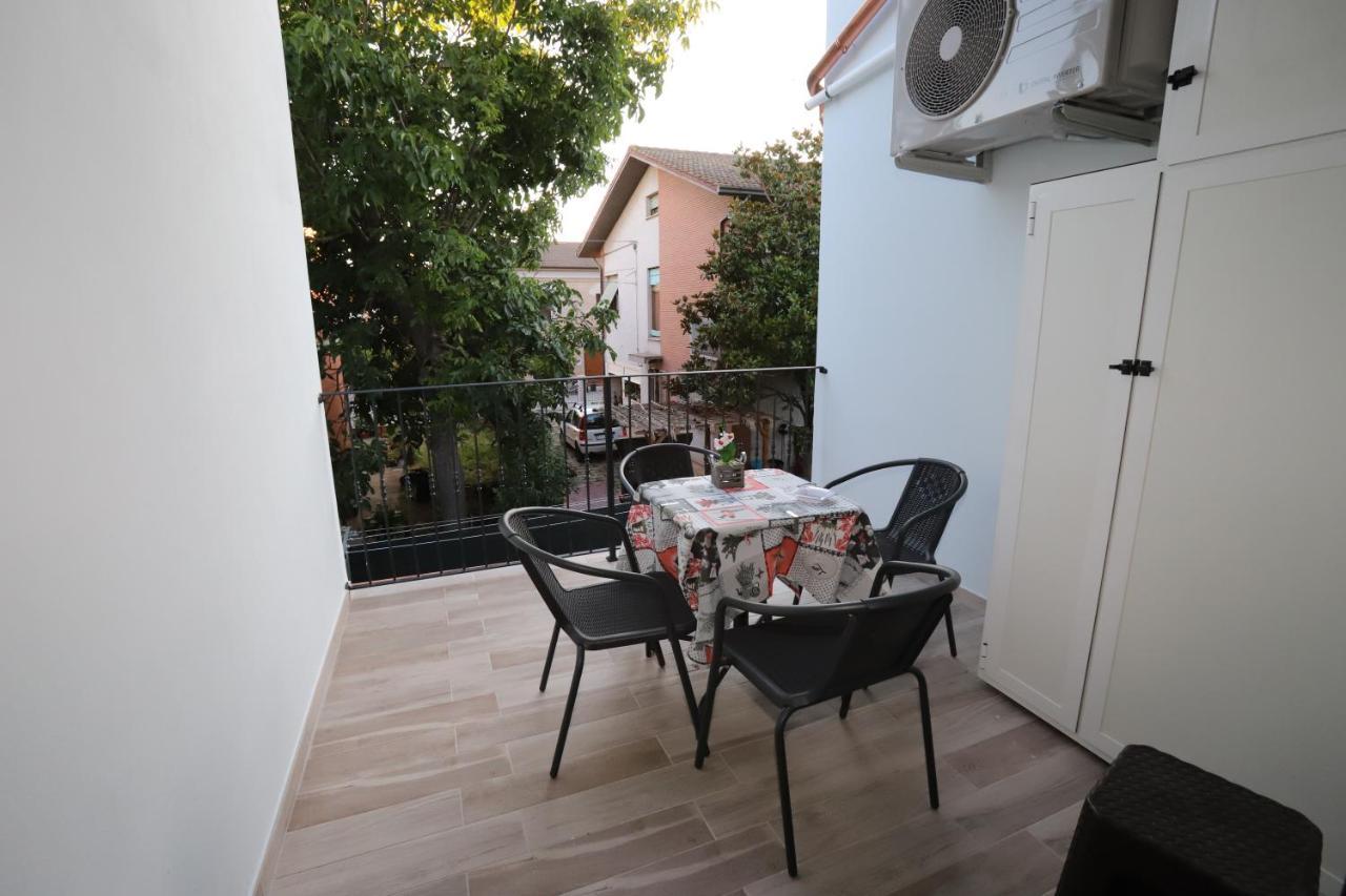 צ'יביטאנובה מארקה Orchidea Rooms & Suites מראה חיצוני תמונה