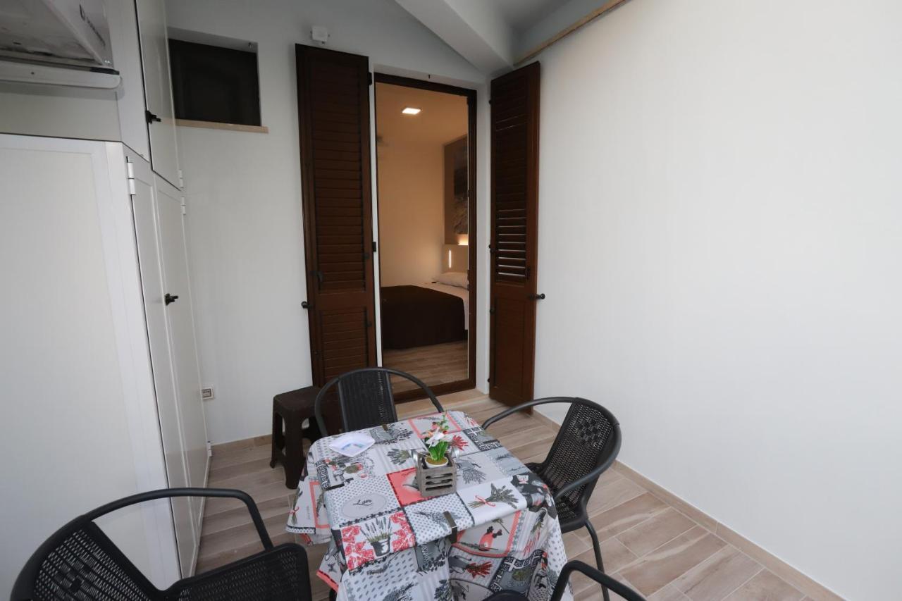 צ'יביטאנובה מארקה Orchidea Rooms & Suites מראה חיצוני תמונה