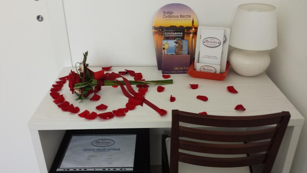 צ'יביטאנובה מארקה Orchidea Rooms & Suites מראה חיצוני תמונה