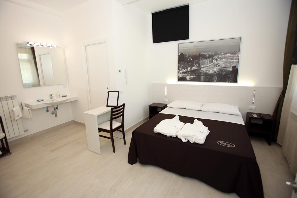 צ'יביטאנובה מארקה Orchidea Rooms & Suites מראה חיצוני תמונה