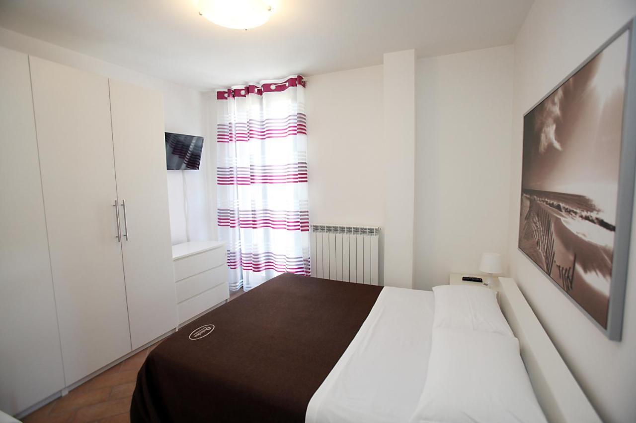 צ'יביטאנובה מארקה Orchidea Rooms & Suites מראה חיצוני תמונה