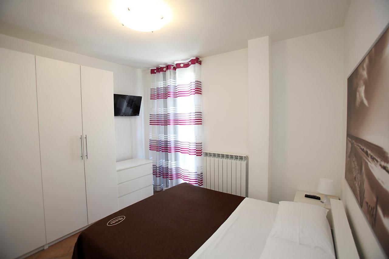 צ'יביטאנובה מארקה Orchidea Rooms & Suites מראה חיצוני תמונה